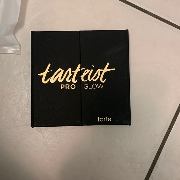 Tarte Pro Glow Pallette - Picture 1 of 2